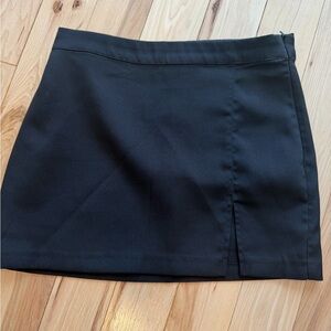 Steve Madden black skirt! Size 2!